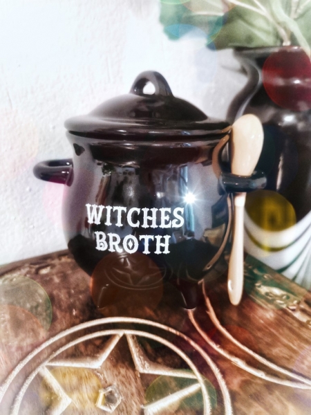 Suppenkessel "witches broth"